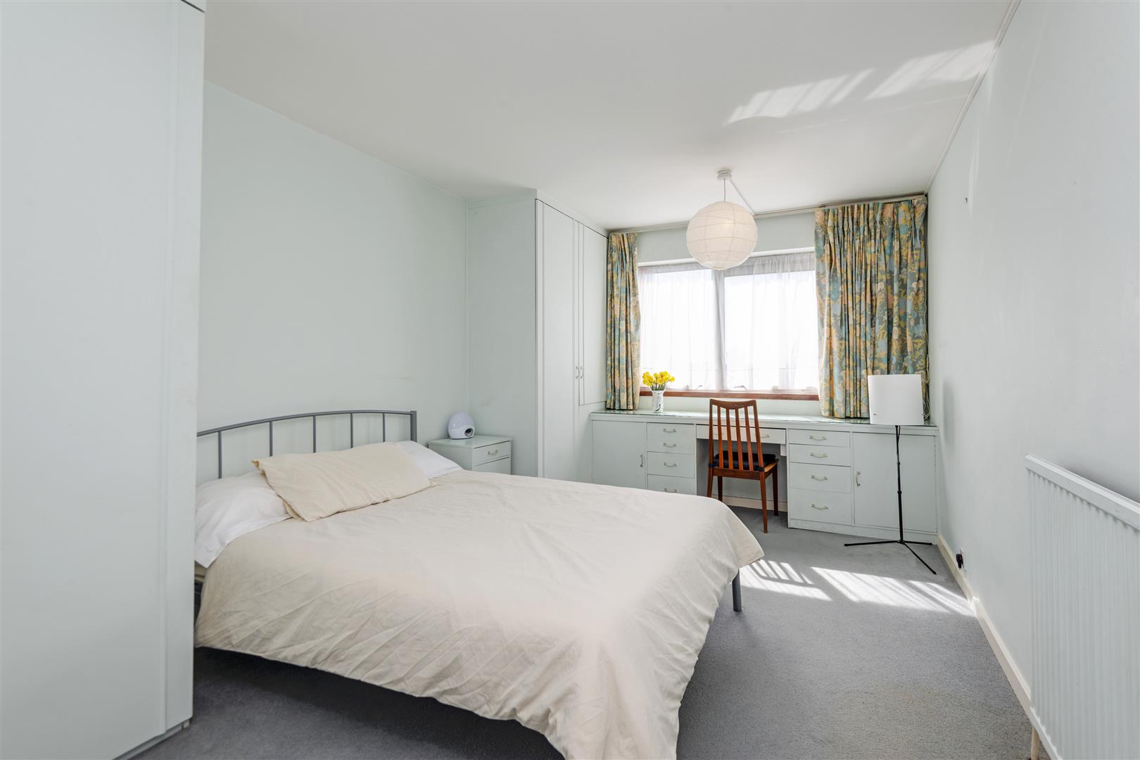 Temple Fortune Lane, London Absolute Property